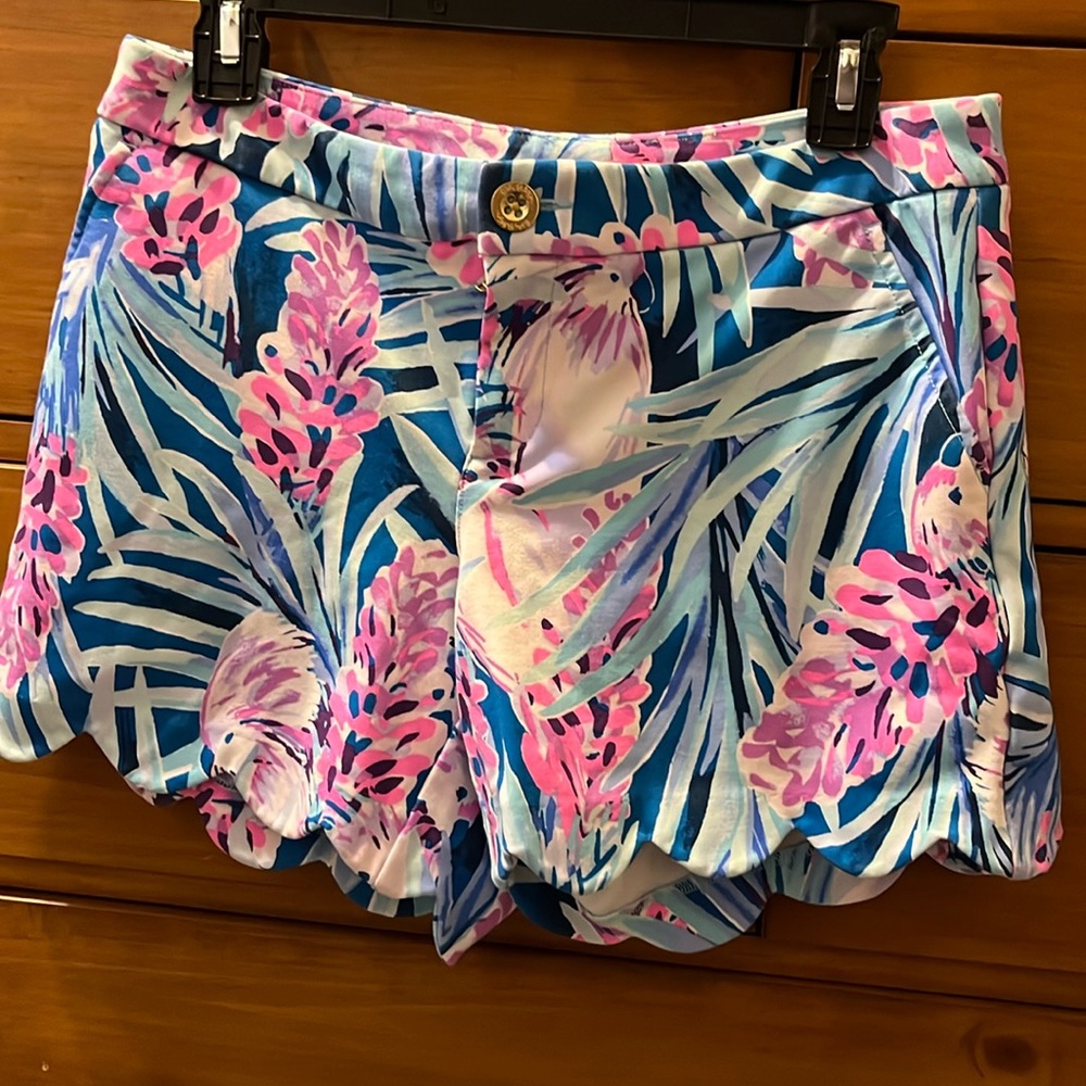 Lilly Pulitzer scalloped shorts